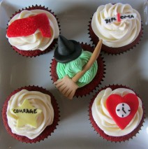 Wizard of Oz fondant cupcake toppers Wizard of Oz fondant cupcake toppers