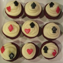 Alice in Wonderland Card cupcakes Alice in Wonderland Card cupcakes