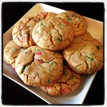 Holiday Chocolate Chip Cookies Holiday Chocolate Chip Cookies